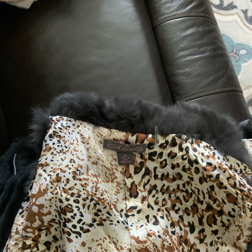 Real Rabbit Vest - Picture 3 of 4